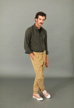 Drapeau Noir Chino Militaire à Pince Camel Fashion
