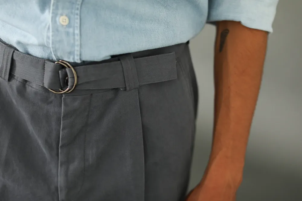 Drapeau Noir Chino Militaire à Pince Gris Grey Hot
